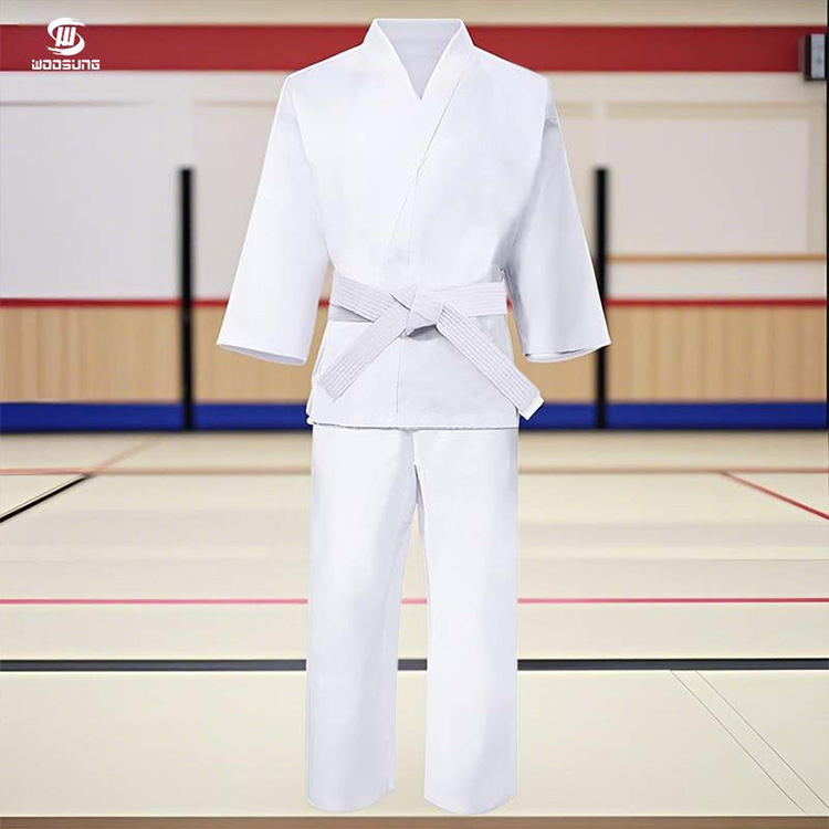 Super lehká karate uniforma